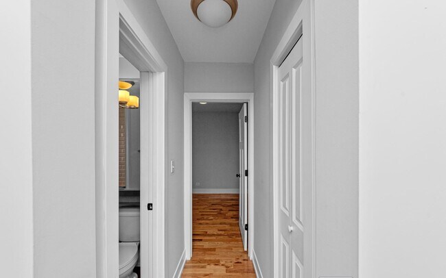 Foto del edificio - 556 W Arlington Pl
