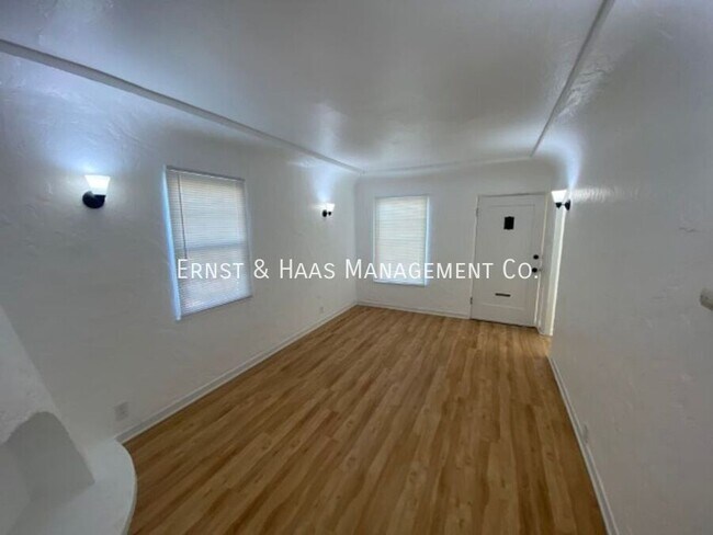 Foto del edificio - 822 Belmont Ave