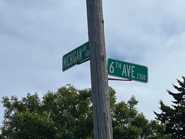 Building Photo - 602 Michigan Ave