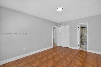 Building Photo - 14013 SW 90th Ave
