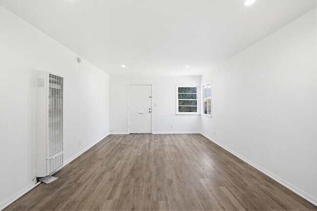 Foto del edificio - 4264 W Broadway