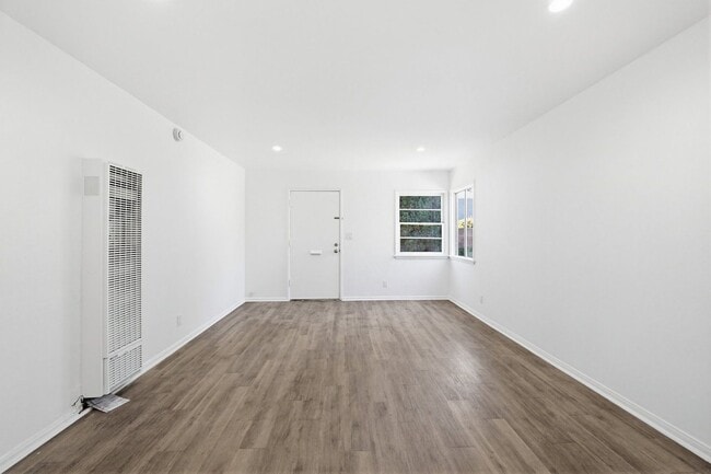 Photo - 4264 W Broadway Apartment