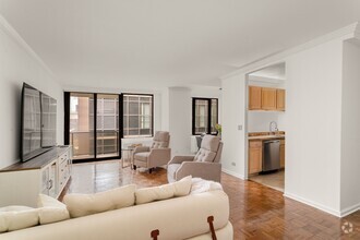 Building Photo - 161 W 61st St