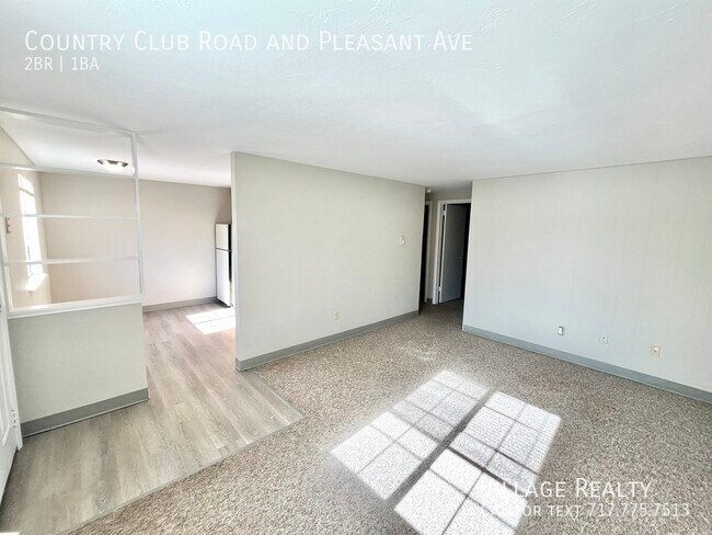 Foto del edificio - 605 Country Club Rd