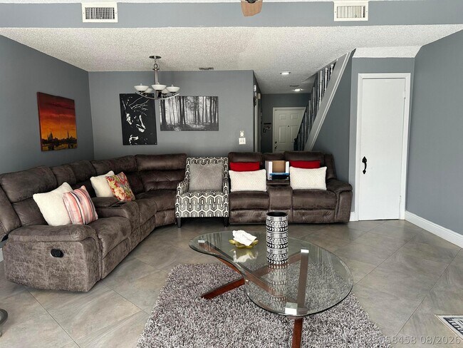 Building Photo - 12737 Westhampton Cir