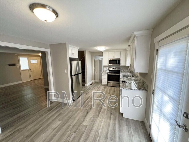 Building Photo - 1110 Autumn Hills Dr