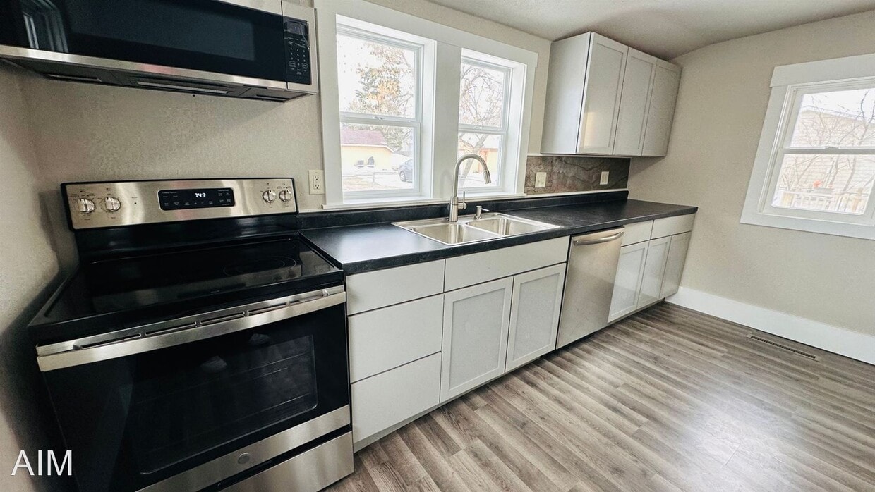 314 N 2nd St, Aberdeen, SD 57401 House Rental in Aberdeen, SD