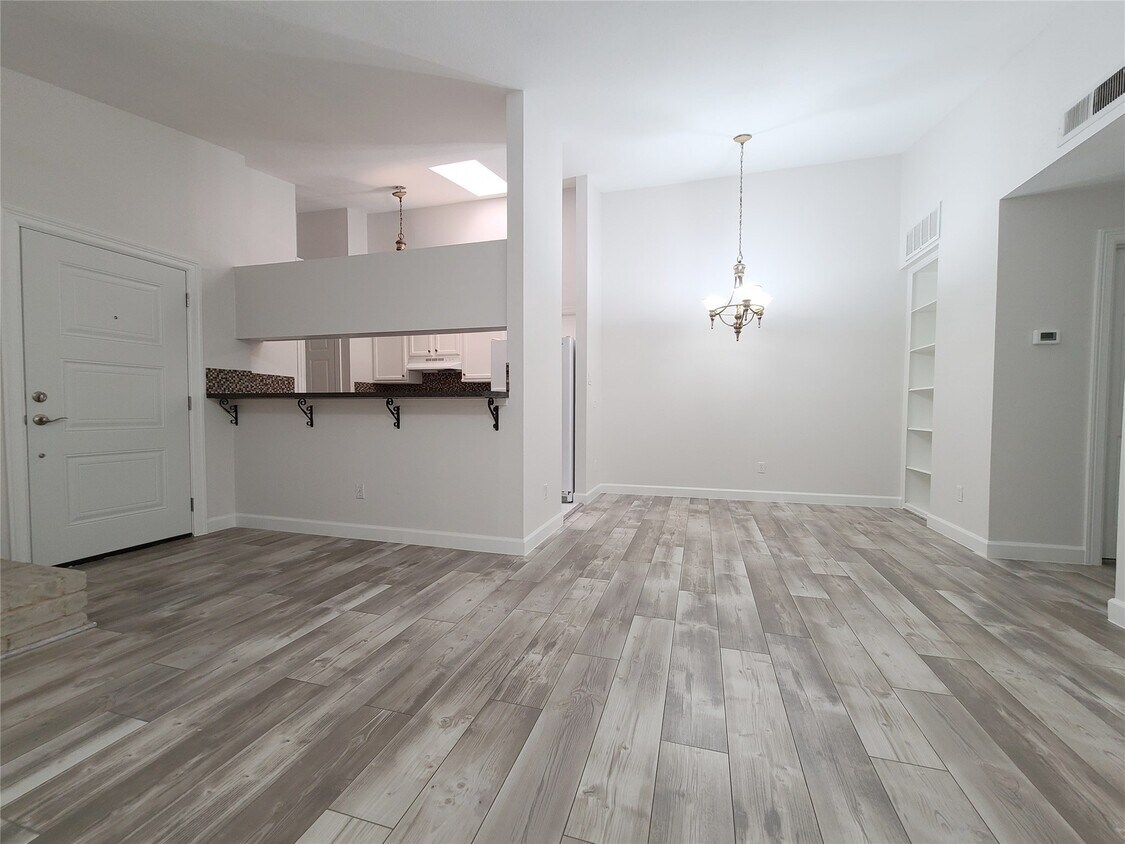 Foto principal - 2425 Augusta Dr