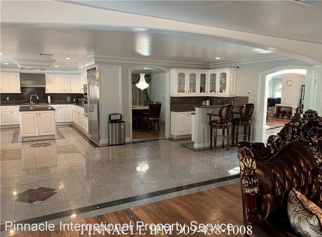 Foto del edificio - 5 br, 5 bath House - 1008 S. 8th Avenue