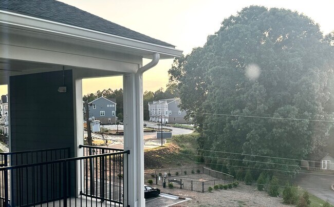 Foto del edificio - Lakefront living in Sherril's Ford