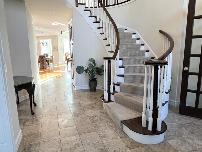 Foto del edificio - 711 Berkshire Ct