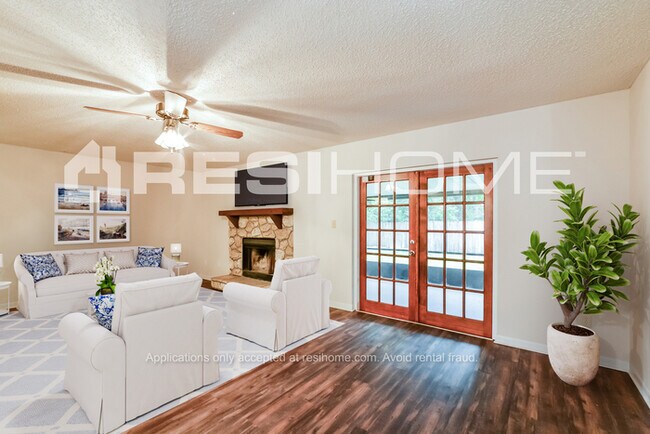 Building Photo - 1549 Silver Fox Cir