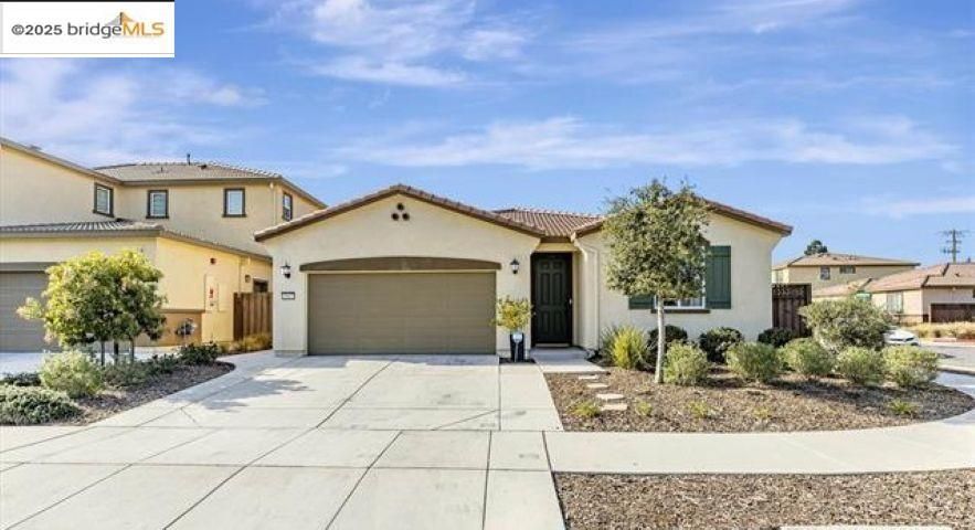 Foto principal - 4067 Kenwood Cir