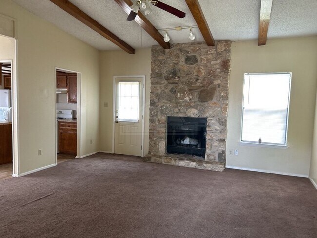 Building Photo - 2607 Poage Ave