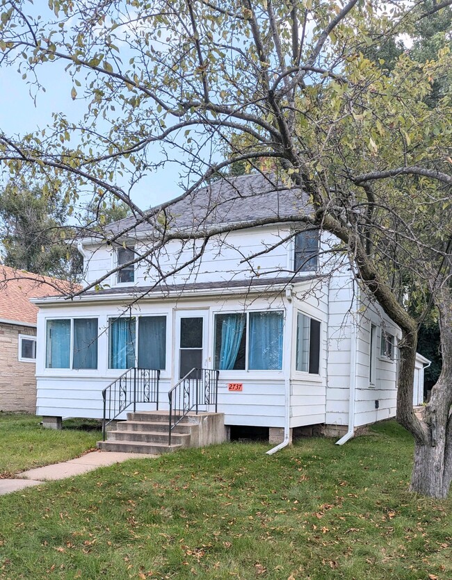 Building Photo - 2737 4th St