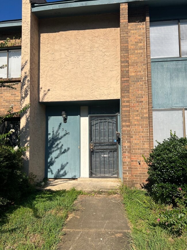 Building Photo - 535 Winston Dr