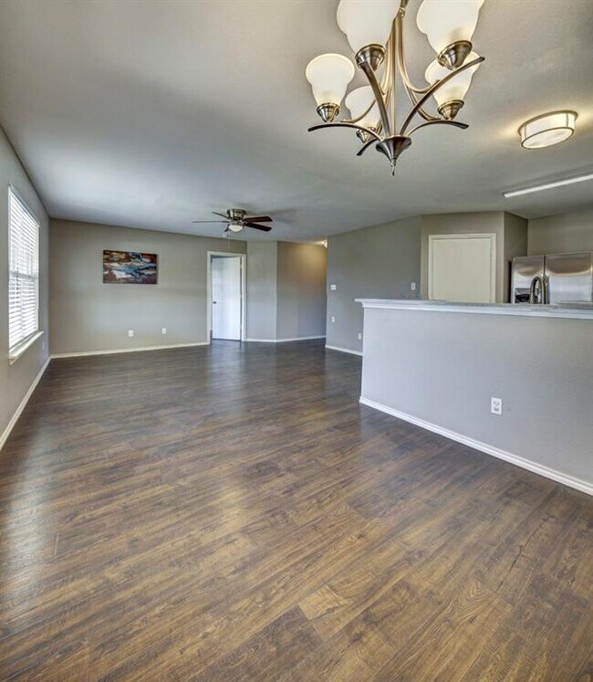 Foto del edificio - 971 Goldenrod St
