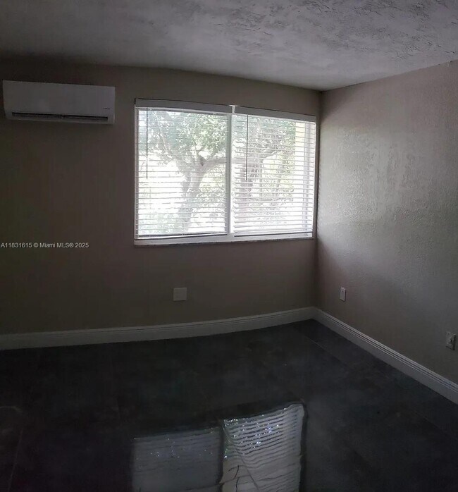 Foto del edificio - 1 NE 78th St