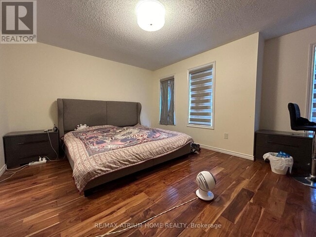 Building Photo - 3077 Hawktail Crescent