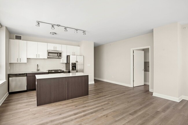 Photo - 756 W Adams St Apartment