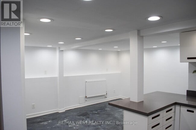 Photo du bâtiment - 365 Silverthorn Ave