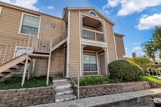 Building Photo - 1860 White Oak Dr