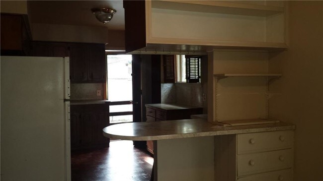 Foto del edificio - 423 Fairview Dr