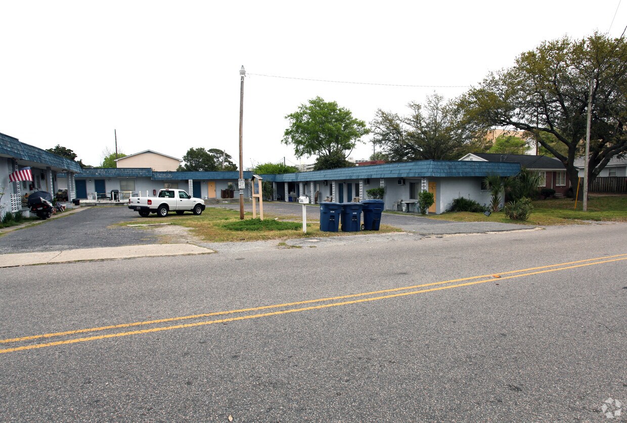 The Maxwell House Apartments in Myrtle Beach, SC