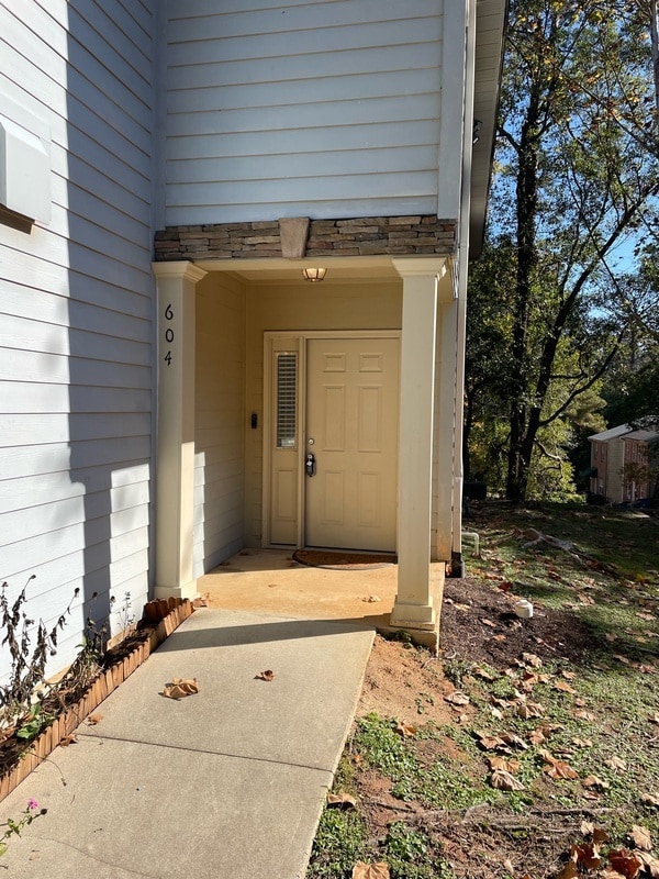 Building Photo - 1325 Stone Rd