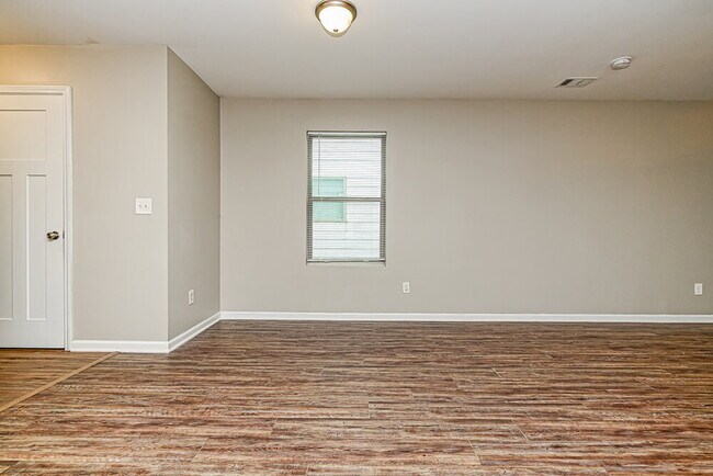 Foto del edificio - 6124 Avery St SW