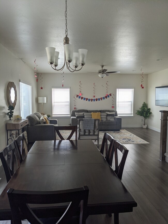 Building Photo - 4581 Flower Point