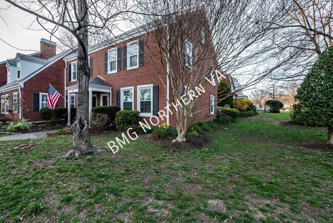Building Photo - 4701 31st St S