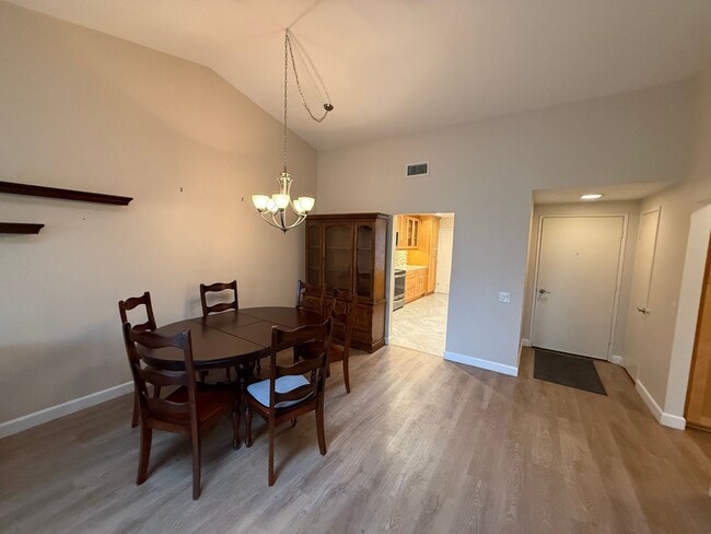 Foto del edificio - A Cozy, Updated Capri Model Home in Leisure Village