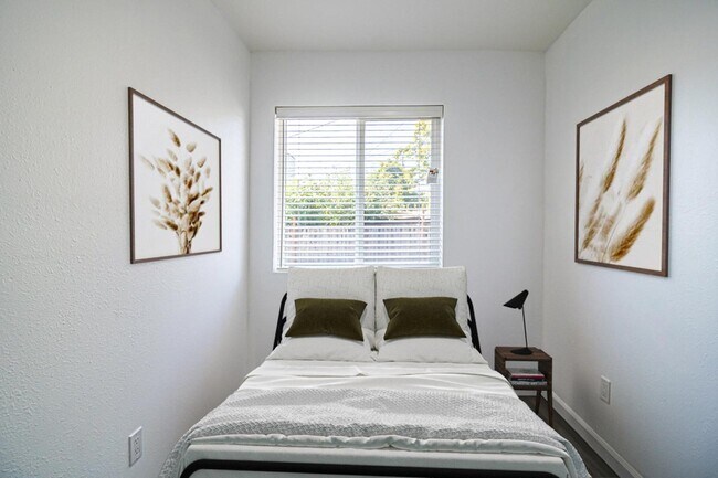 Foto del edificio - Sleek 1 bed/1 bath apartment near downtown...