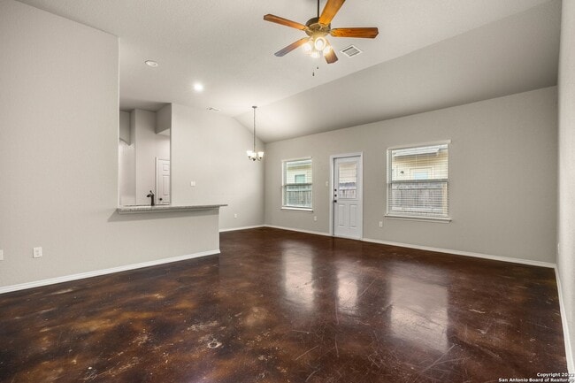 Building Photo - Like New Duplex!!!