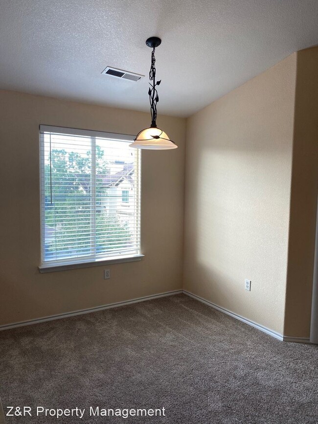 Building Photo - 3 br, 2 bath House - 3912 Riviera Grv #204