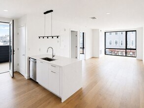 Building Photo - 1121 Dorchester Ave