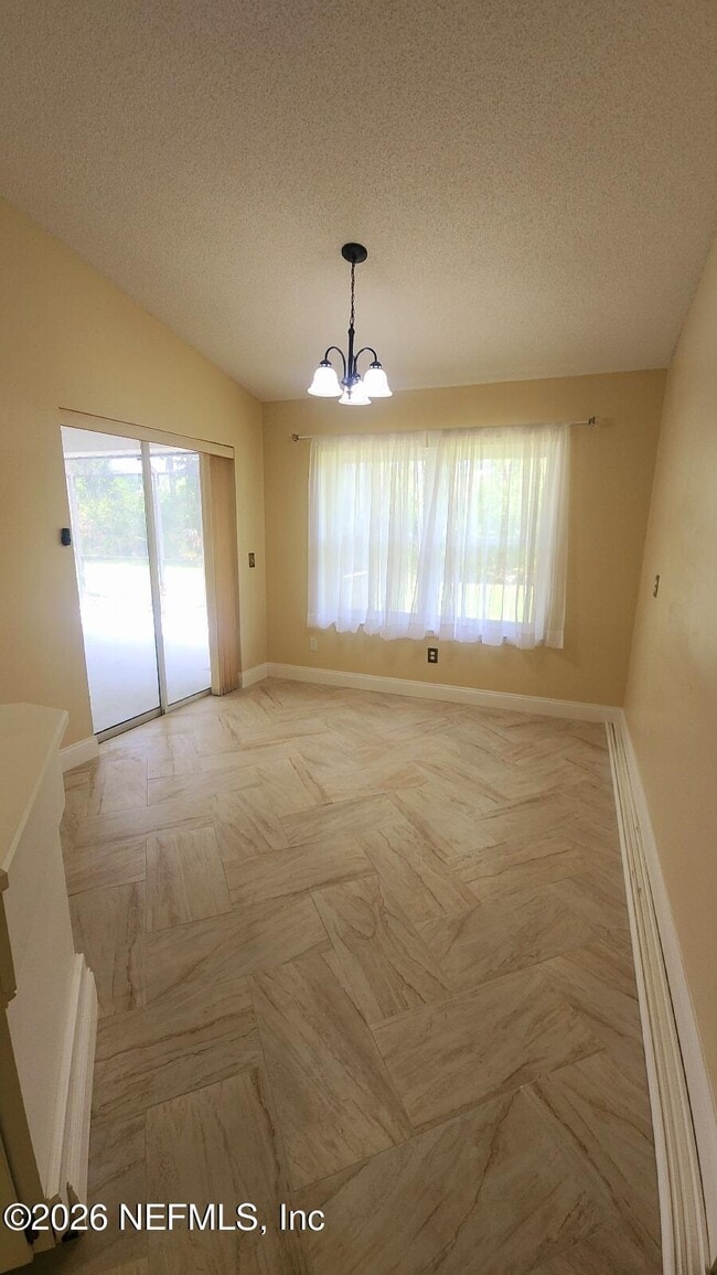 Building Photo - 31 Eastmoor Ln