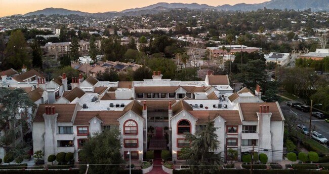 Foto del edificio - Amazing South Pasadena Condo in Prime Location!