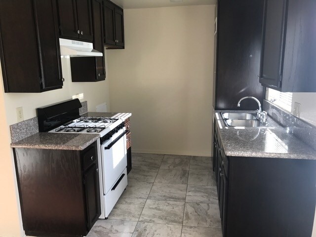 Building Photo - 10930 Ratner St