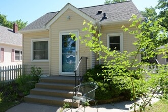 Building Photo - 1388 Pascal St