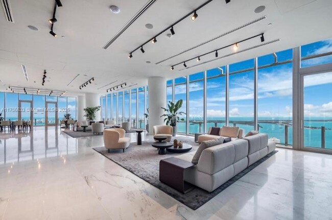 Foto del edificio - 300 Biscayne Blvd Way