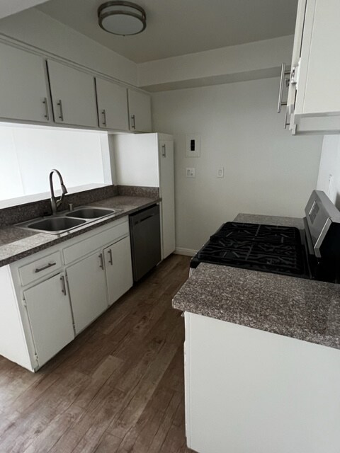 Foto del edificio - 9146 Somerset Blvd