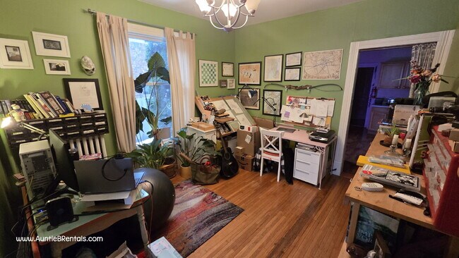 Foto del edificio - Cute main-level unit in Minneapolis, walking distance to local shops