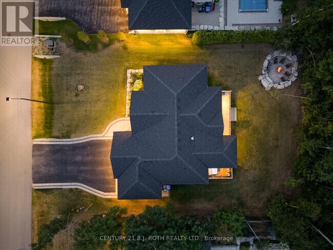 Building Photo - 9 Byers St