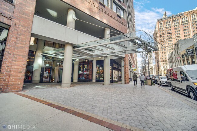 Building Photo - 211 E Ohio St