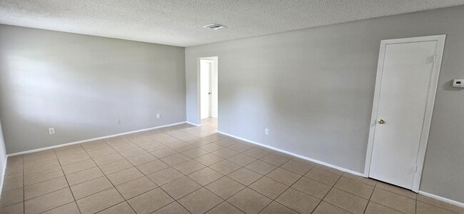 Building Photo - 108 Jalapa Dr