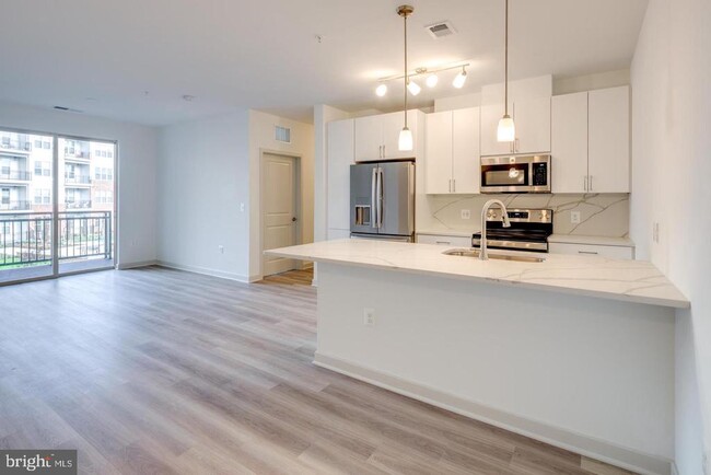 Building Photo - 10755 Fairgrounds Dr