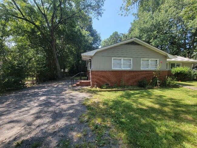 Foto del edificio - 4601 Rockford Ct
