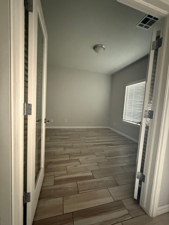 Foto del edificio - Amazing 3 bed 2 bath duplex near NW 122nd St
